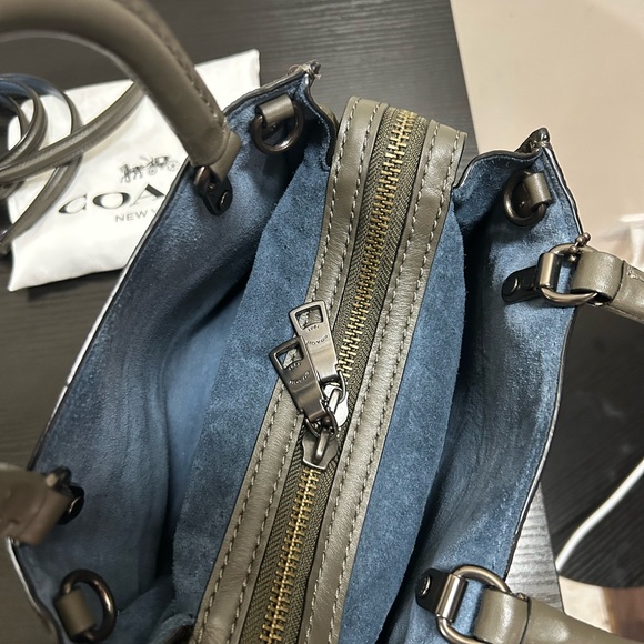 Coach || Rogue 25 with Rivets - Picture 6 of 8